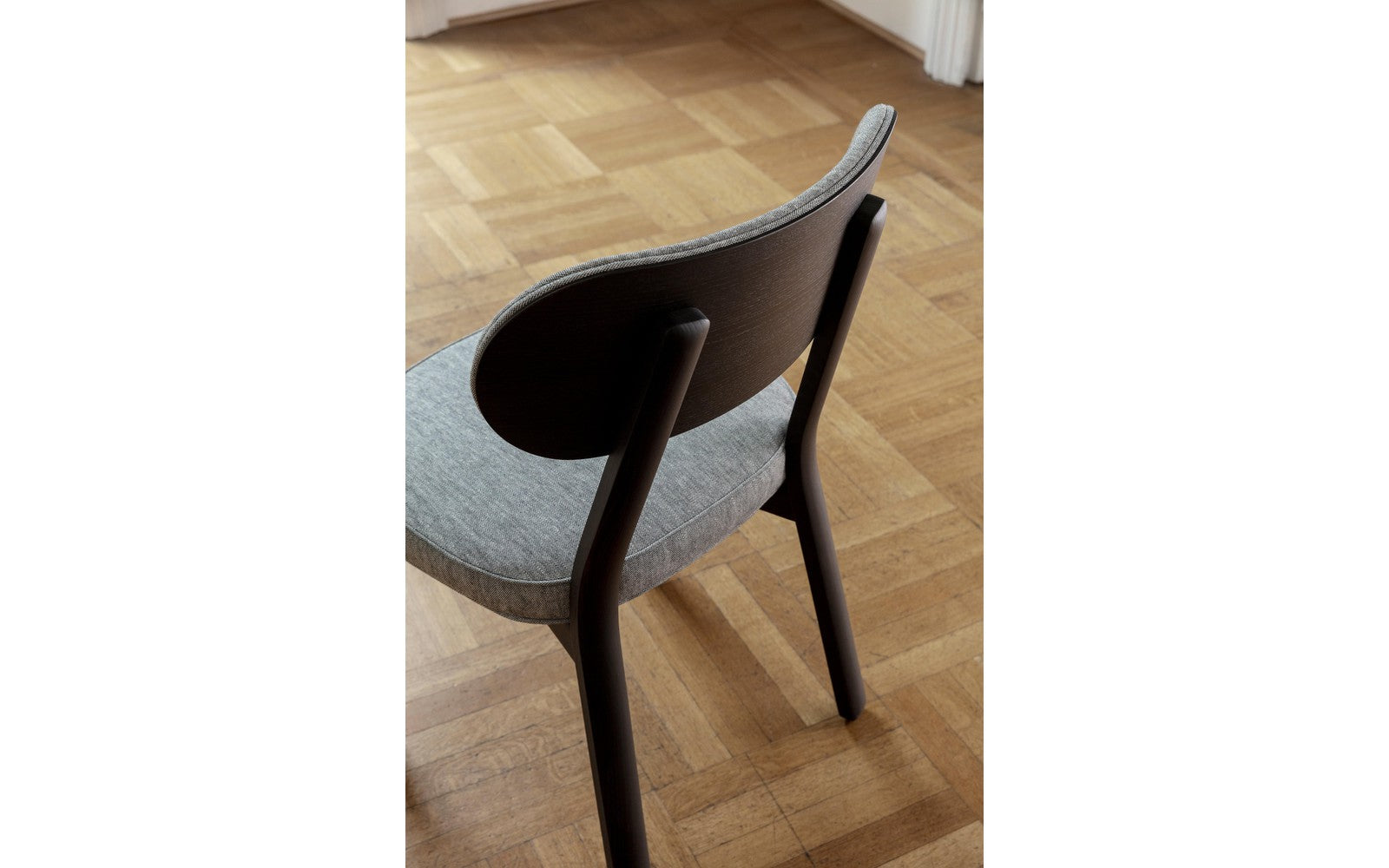 Evelin Chair