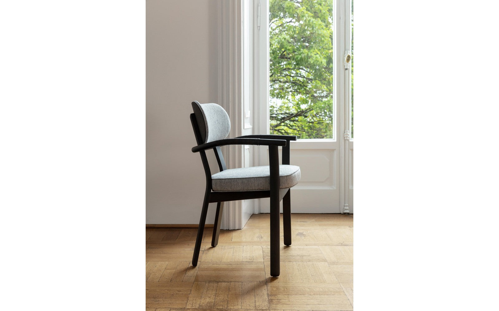 Evelin Chair