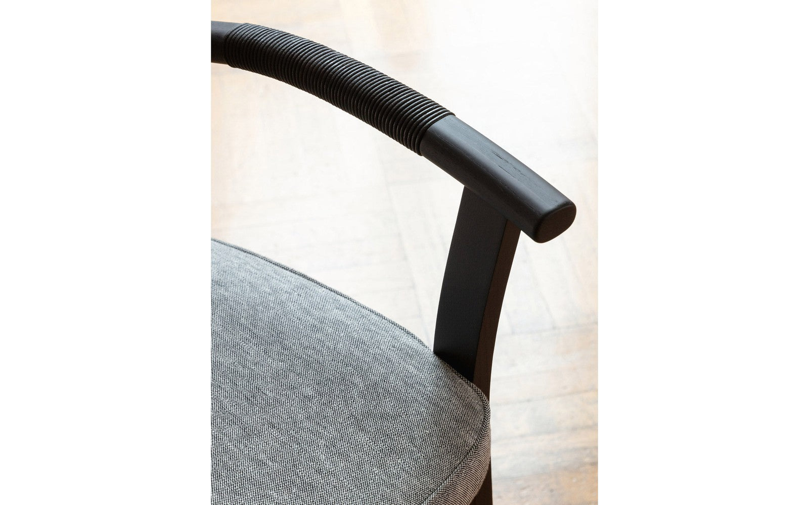 Evelin Chair